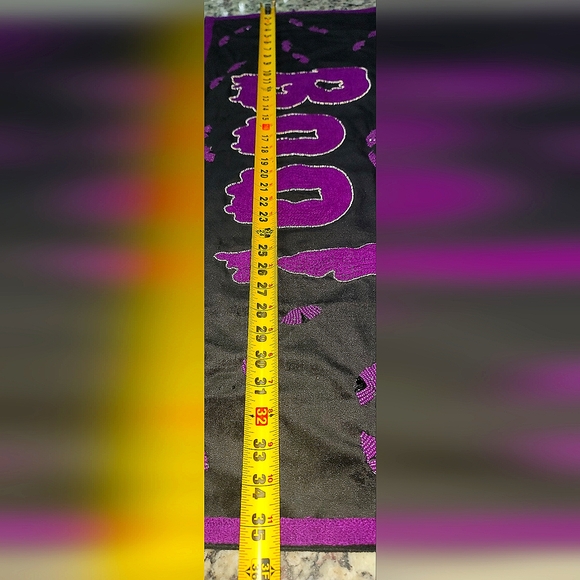 Beaded black and purple Halloween table runner. - Picture 6 of 6
